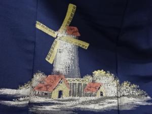 アンティーク　風車小屋模様織り出し着物